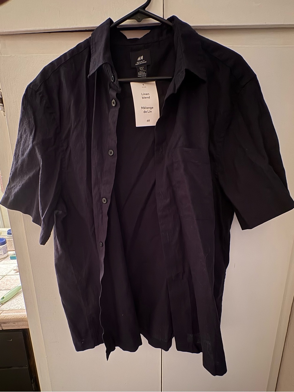 H&M Black Short-Sleeve Button-Down Shirt